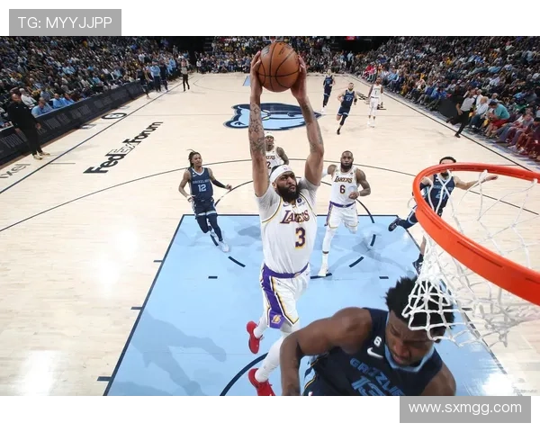 湖人新年首战力克灰熊迎开门红